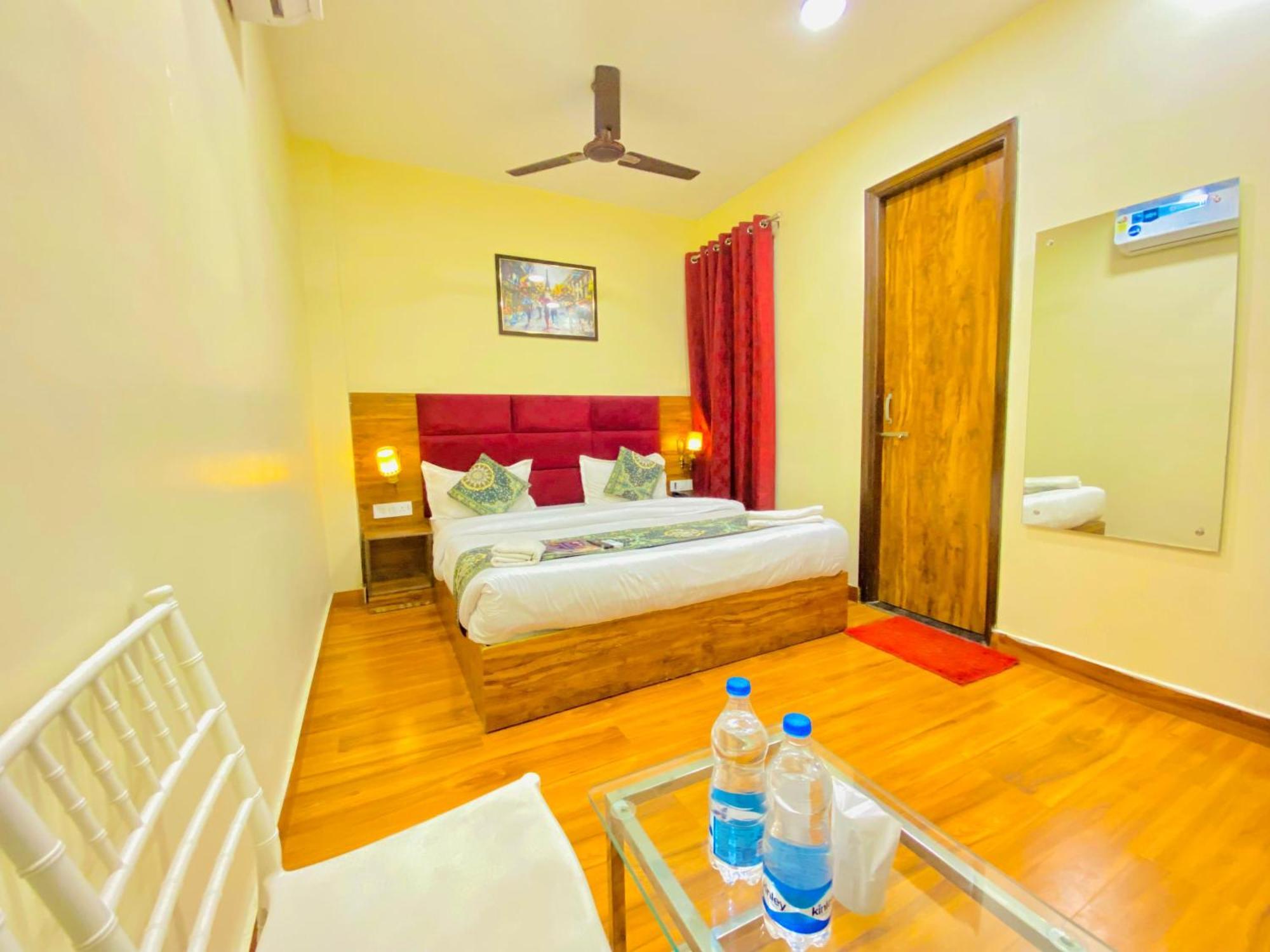 Hotel Holiday First 300 Meter From Golden Temple Amritsar Eksteriør billede