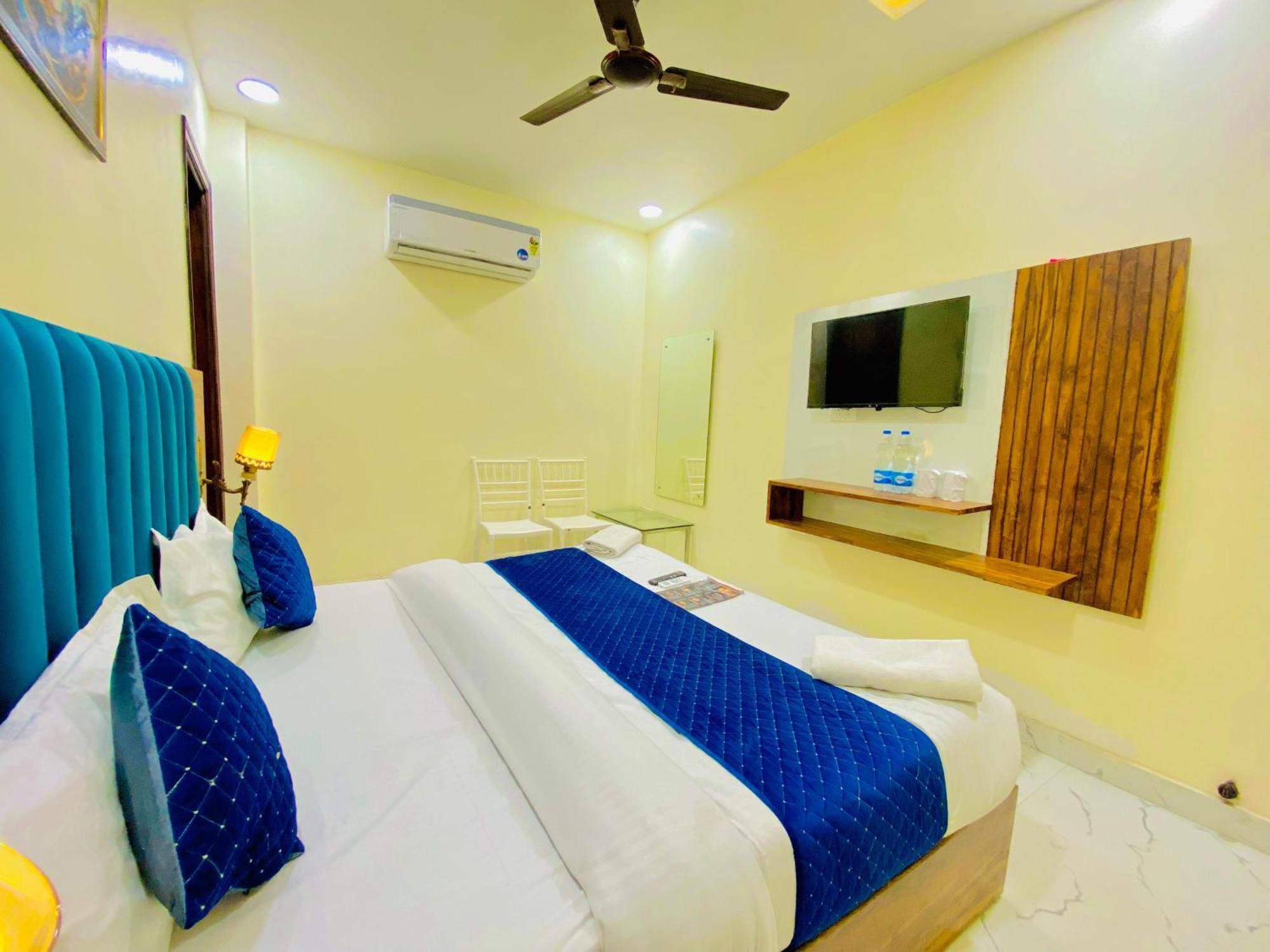 Hotel Holiday First 300 Meter From Golden Temple Amritsar Eksteriør billede