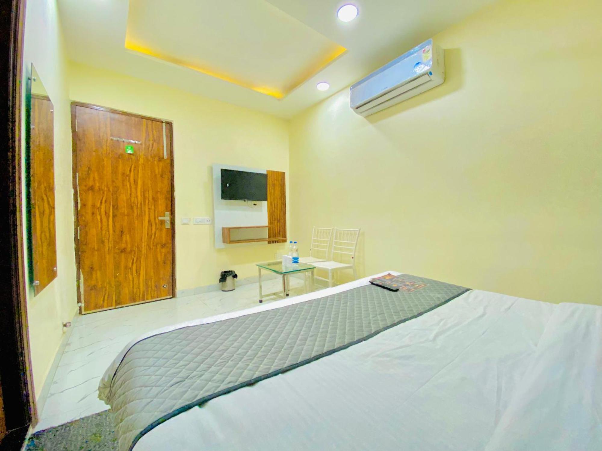 Hotel Holiday First 300 Meter From Golden Temple Amritsar Eksteriør billede