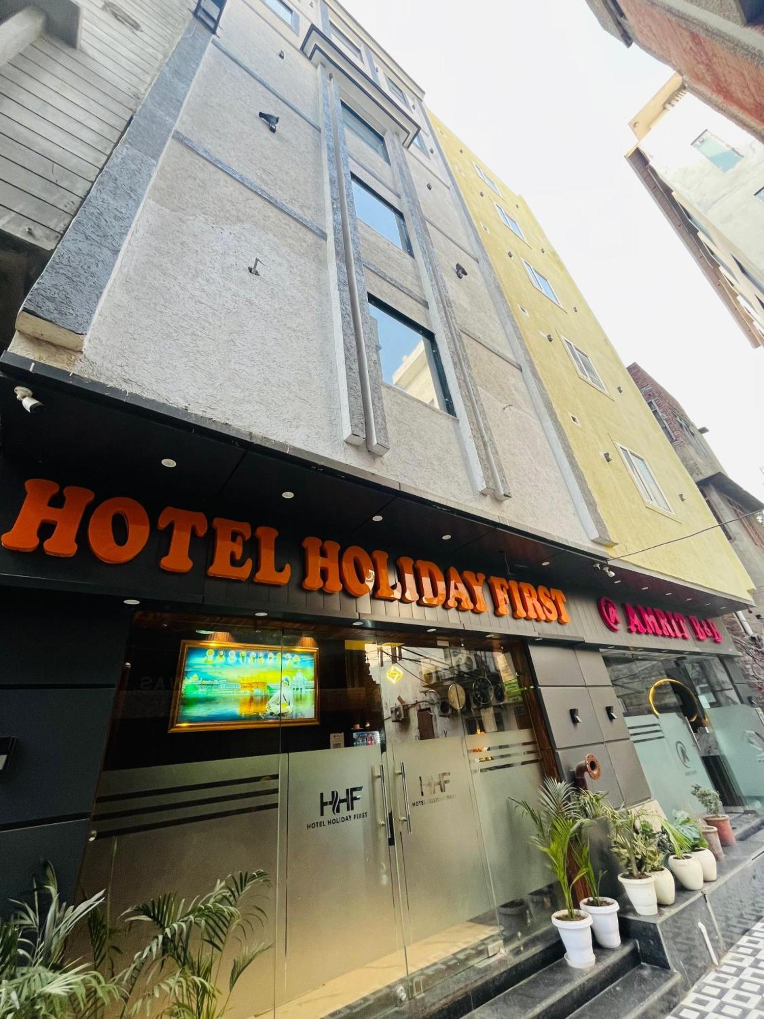 Hotel Holiday First 300 Meter From Golden Temple Amritsar Eksteriør billede
